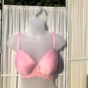 Victoria’s Secret 32 DDD bubblegum pink lacy bra